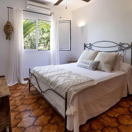 Margarita Villa *